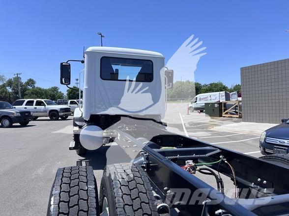 Mack MD7 Važiuoklė su kabina