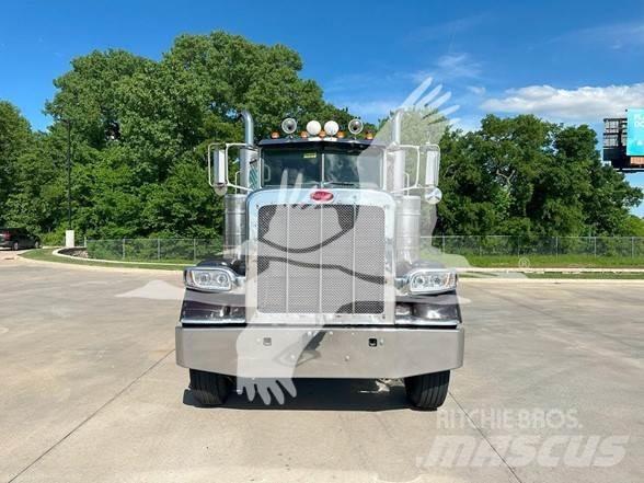 Peterbilt 388 Naudoti vilkikai