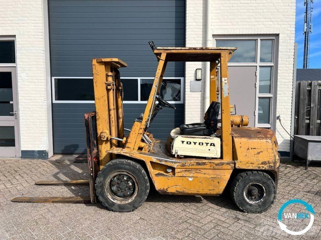 Toyota 3FD30 3FD30 Dyzeliniai krautuvai