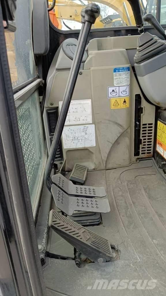 CAT 302D Vikšriniai ekskavatoriai
