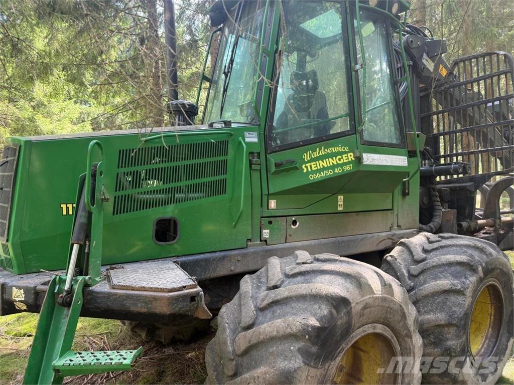 John Deere 1110 D Naudoti miškovežiai (Forvarderiai)