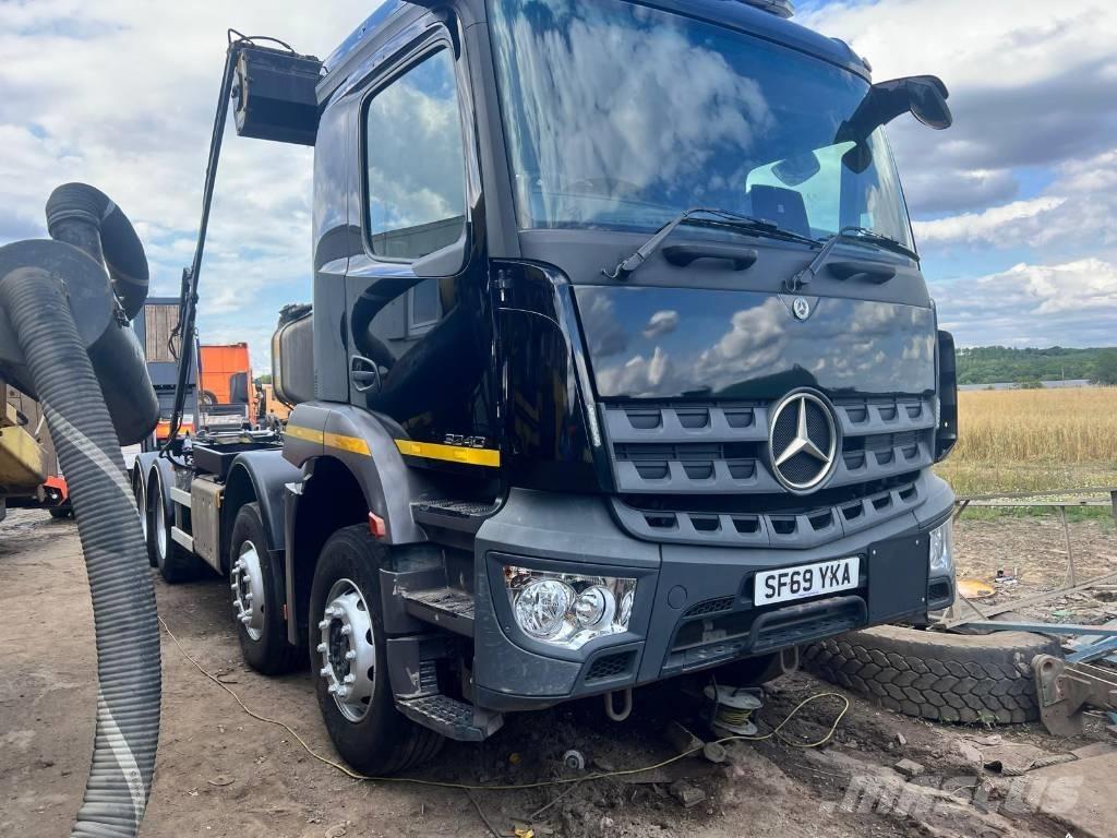 Mercedes-Benz 3240 Sunkvežimiai su keliamuoju kabliu