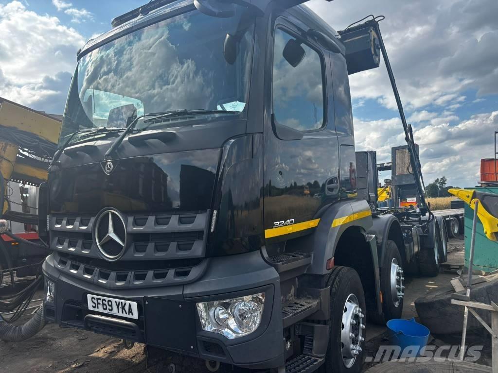 Mercedes-Benz 3240 Sunkvežimiai su keliamuoju kabliu