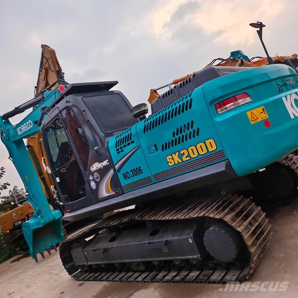 Kobelco SK 200 Vikšriniai ekskavatoriai