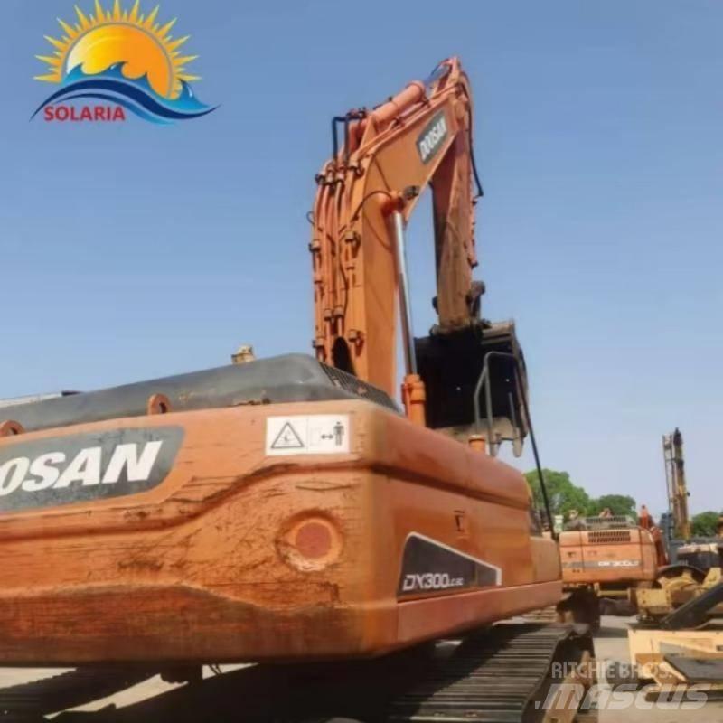 Doosan DX 300 Vikšriniai ekskavatoriai