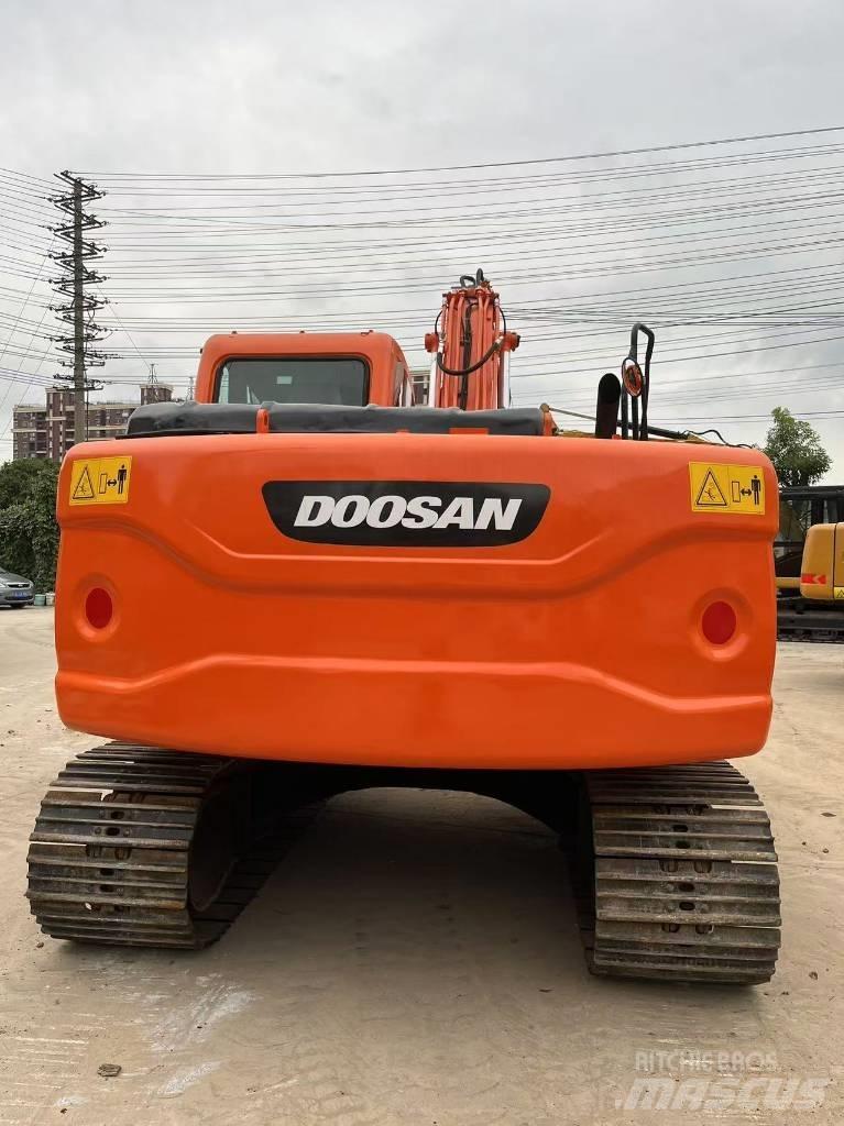 Doosan DX 140 Vikšriniai ekskavatoriai