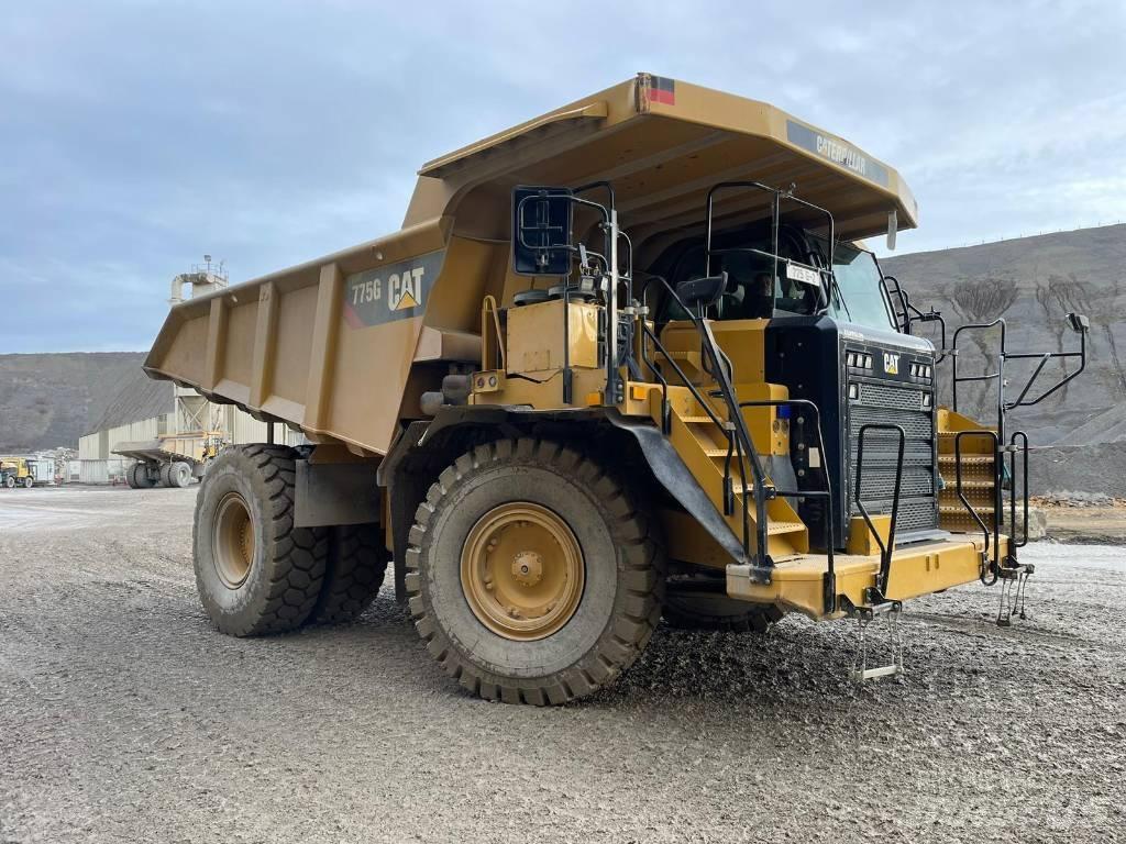 CAT 775G Atliekų išvežimo technika