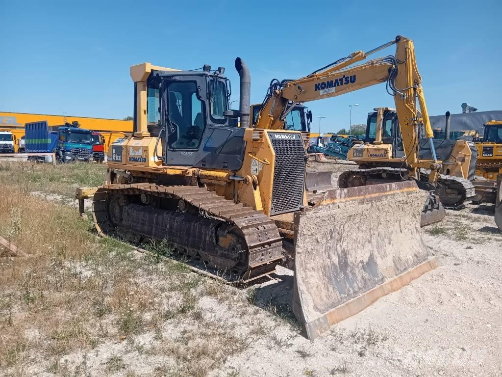 Komatsu D 61 EX-15 Vikšriniai buldozeriai