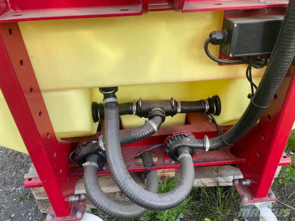 Hardi Mega 12 Įmontuoti purkštuvai