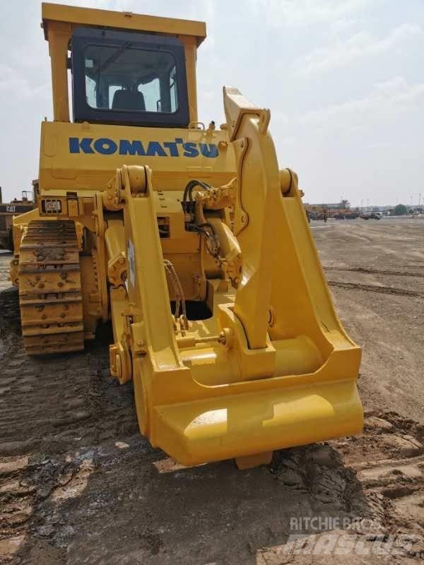 Komatsu d375a Vikšriniai buldozeriai