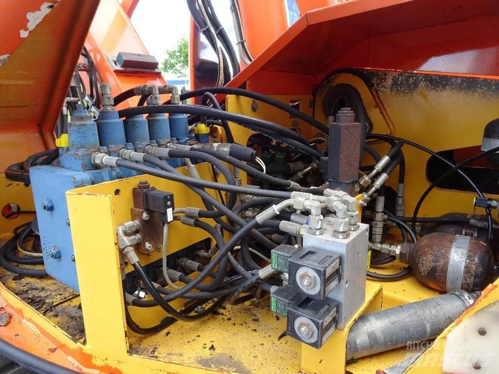 Mecalac 12MXT Ratiniai ekskavatoriai