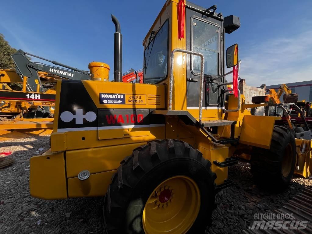 Komatsu WA100 Naudoti ratiniai krautuvai
