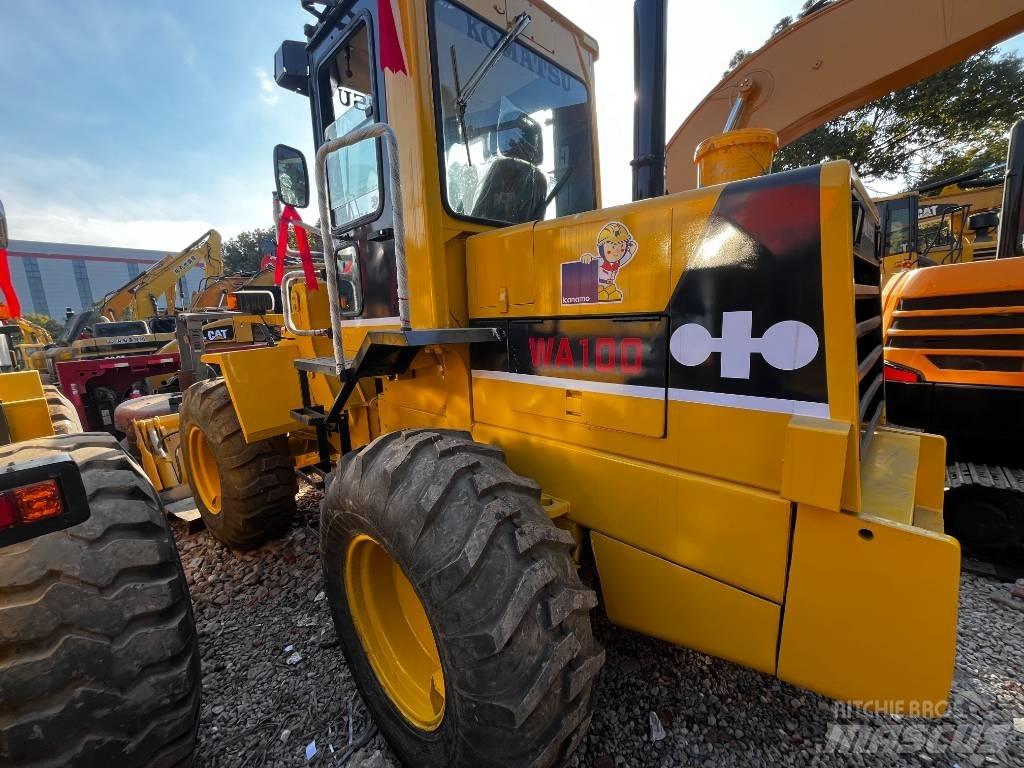 Komatsu WA100 Naudoti ratiniai krautuvai