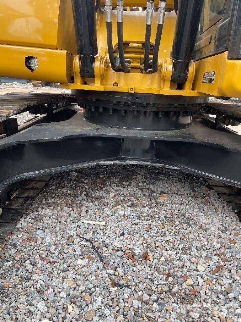 CAT 323GX Vidutinės galios ekskavatoriai 7-12 t