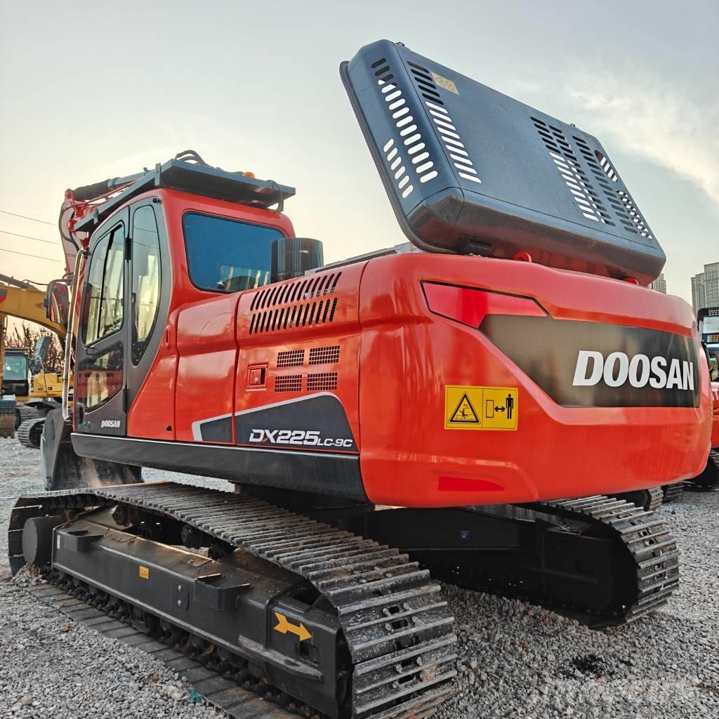 Doosan DX225LC-9C Vikšriniai ekskavatoriai