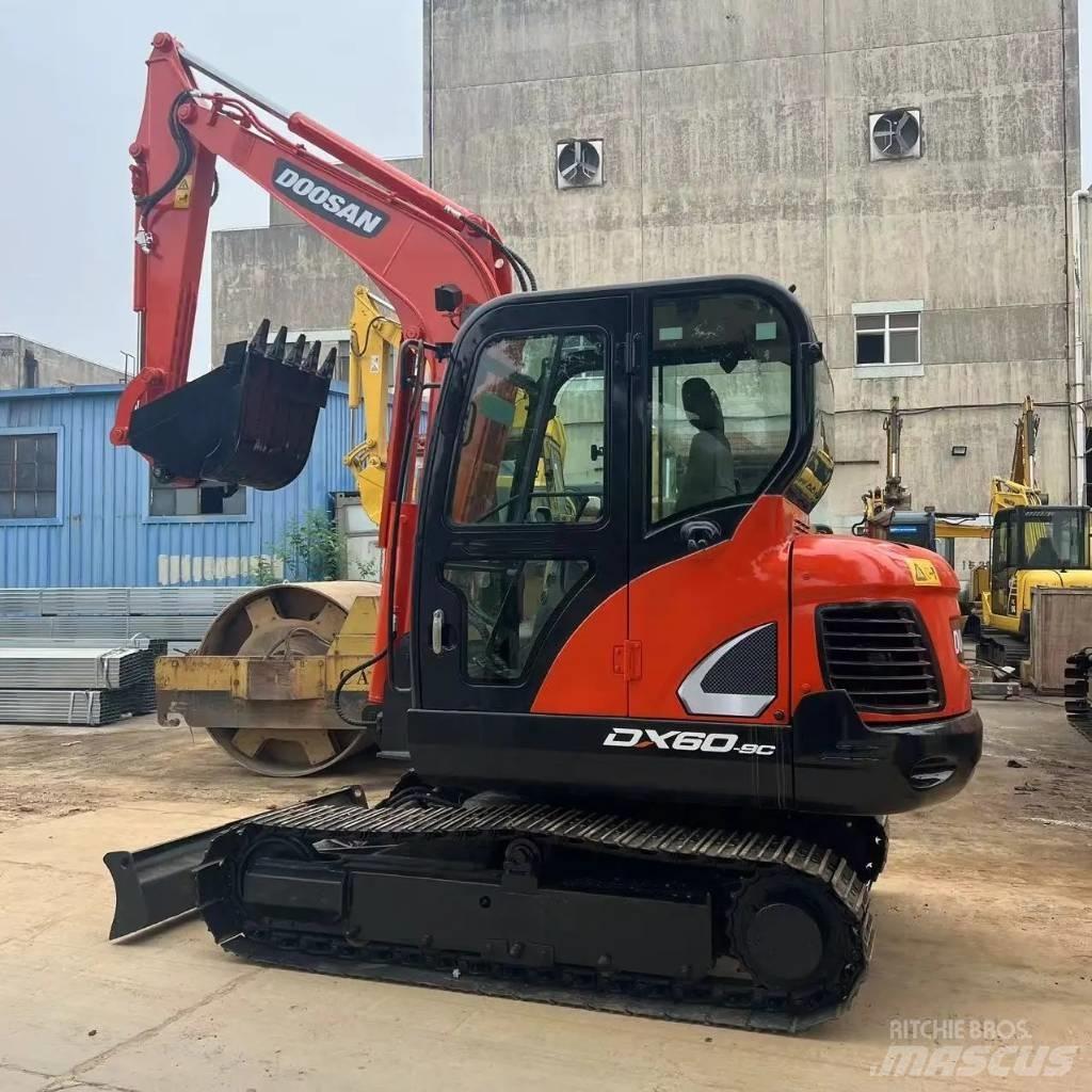 Doosan DX60 Vikšriniai ekskavatoriai