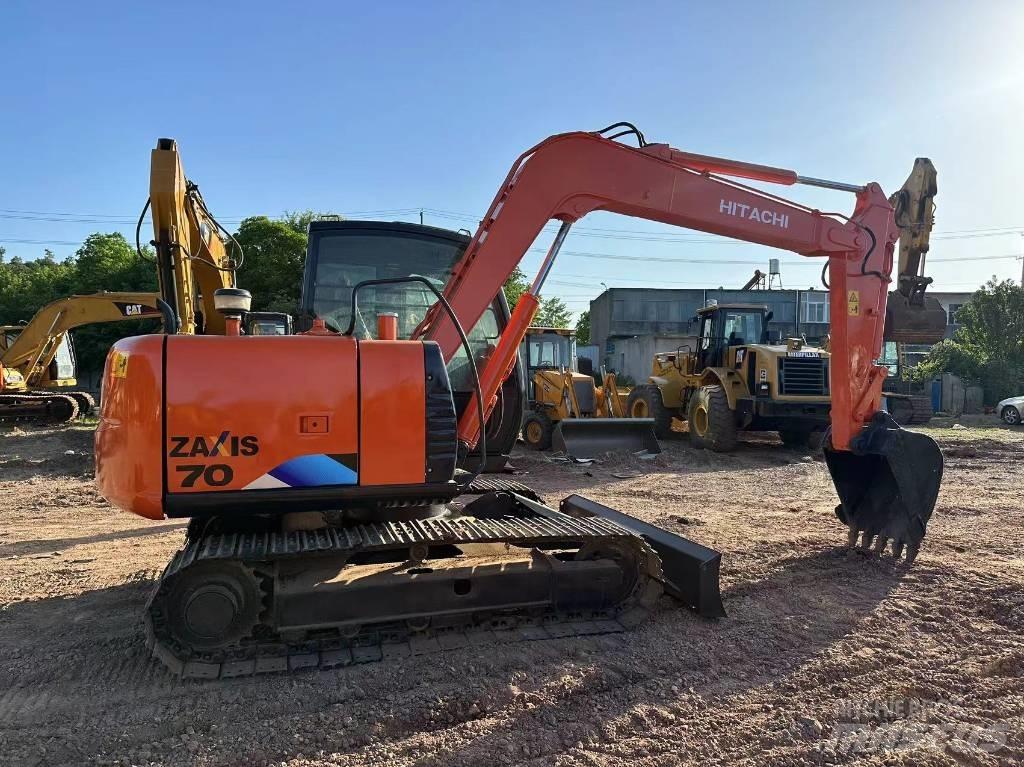 Hitachi ZX 70 Vidutinės galios ekskavatoriai 7-12 t