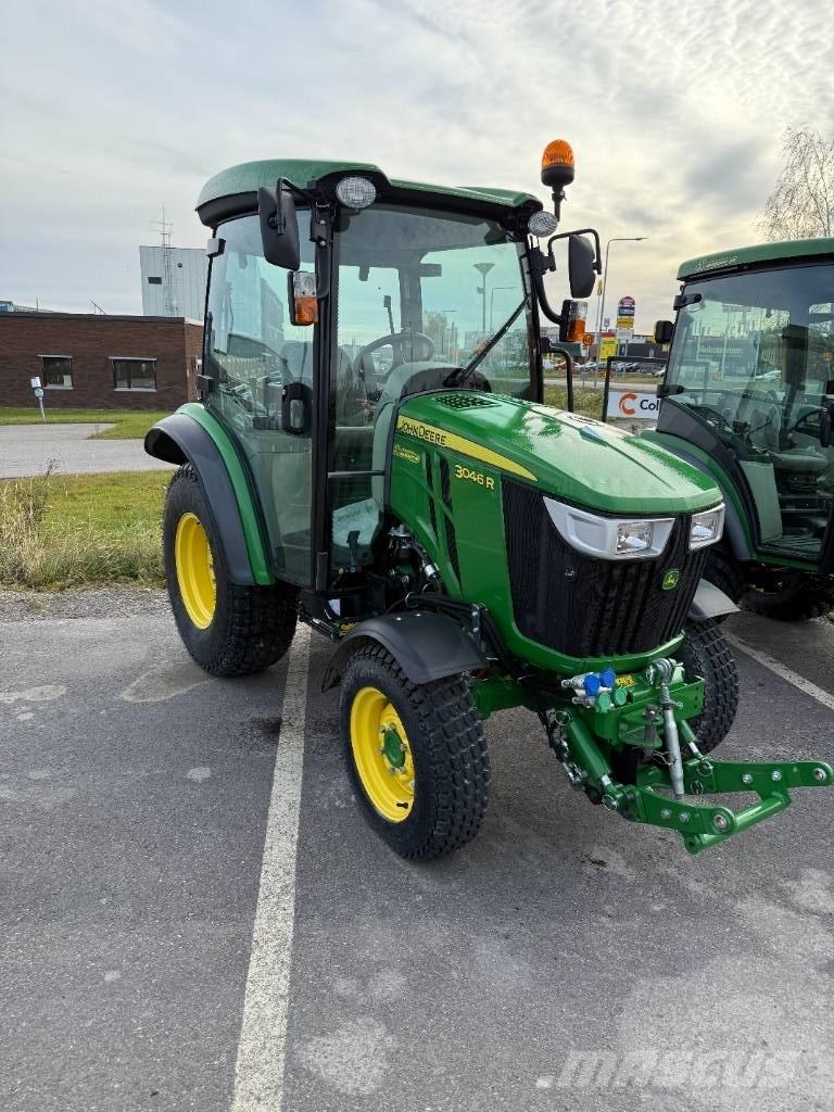 John Deere 3046 R Naudoti kompaktiški traktoriai