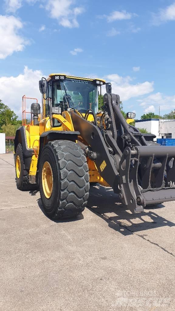 Volvo L 180 H Naudoti ratiniai krautuvai