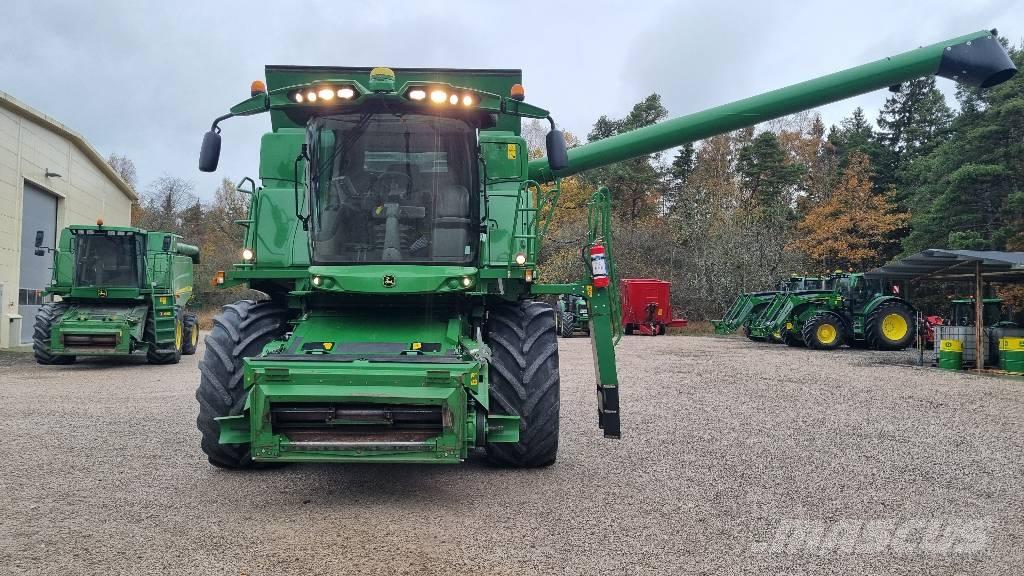 John Deere T 670 i Derliaus nuėmimo kombainai