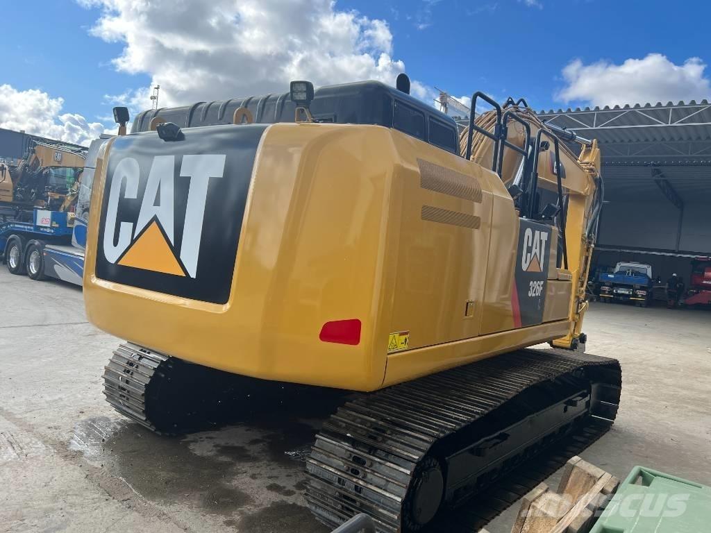 CAT 326 F L Vikšriniai ekskavatoriai