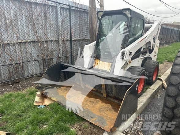 Bobcat S750 Krautuvai su šoniniu pasukimu