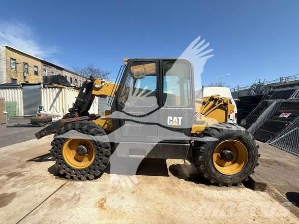 CAT TH82 Teleskopiniai krautuvai