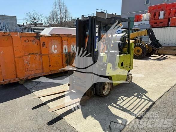 Clark C500S80 Dyzeliniai krautuvai