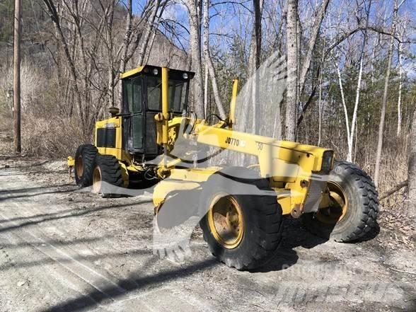 John Deere 770 Greideriai