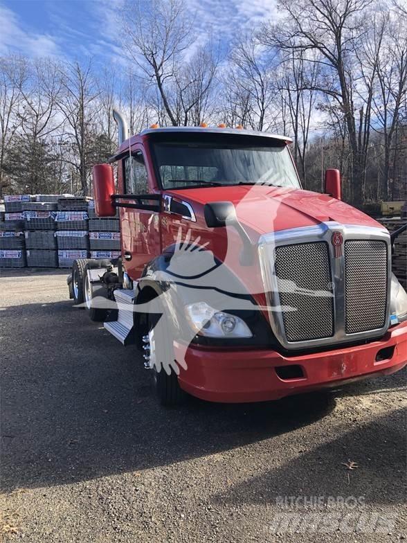 Kenworth T680 Naudoti vilkikai