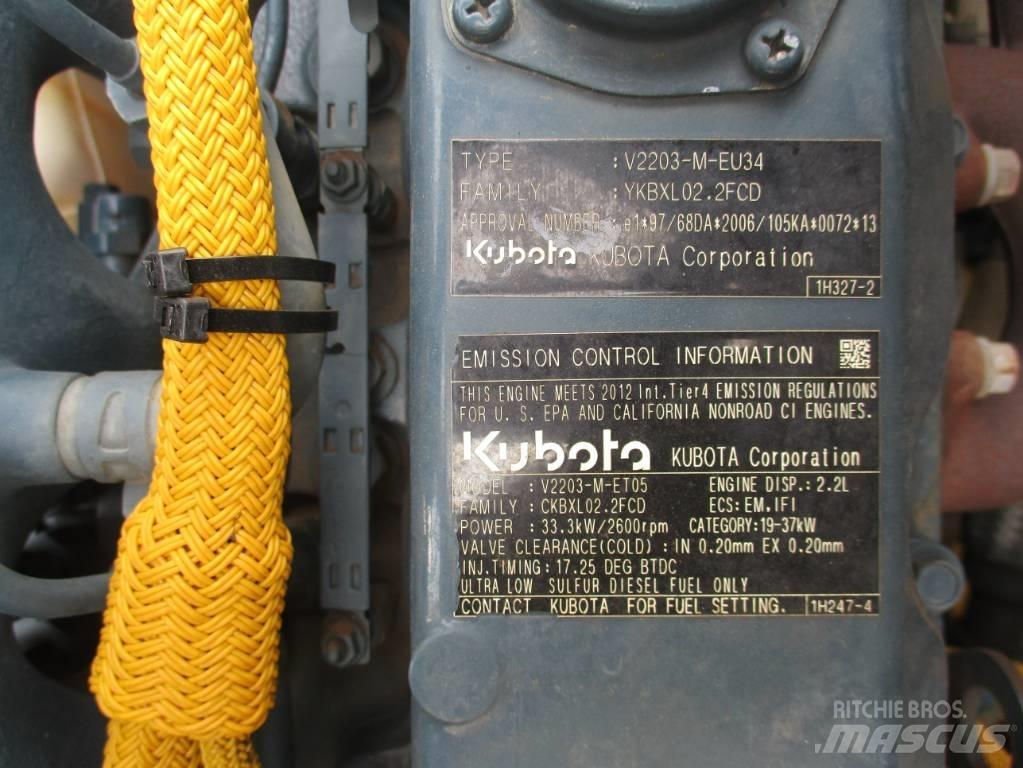 Bomag BW 138 AD-5 Porinių būgnų volai