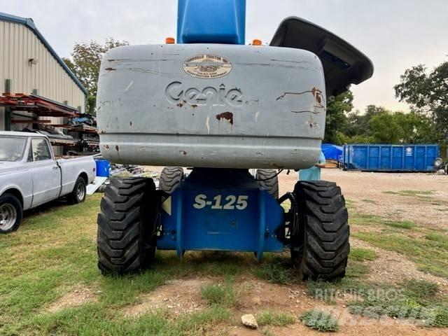 Genie S 125 Teleskopiniai keltuvai