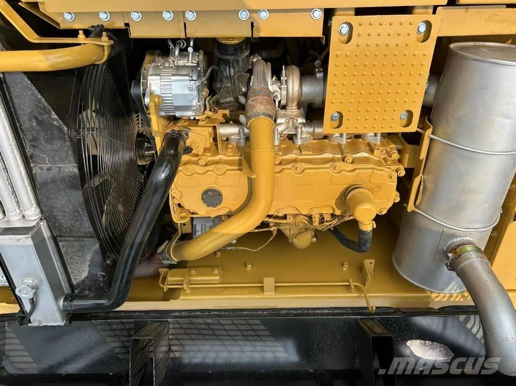 CAT 329 D Vikšriniai ekskavatoriai