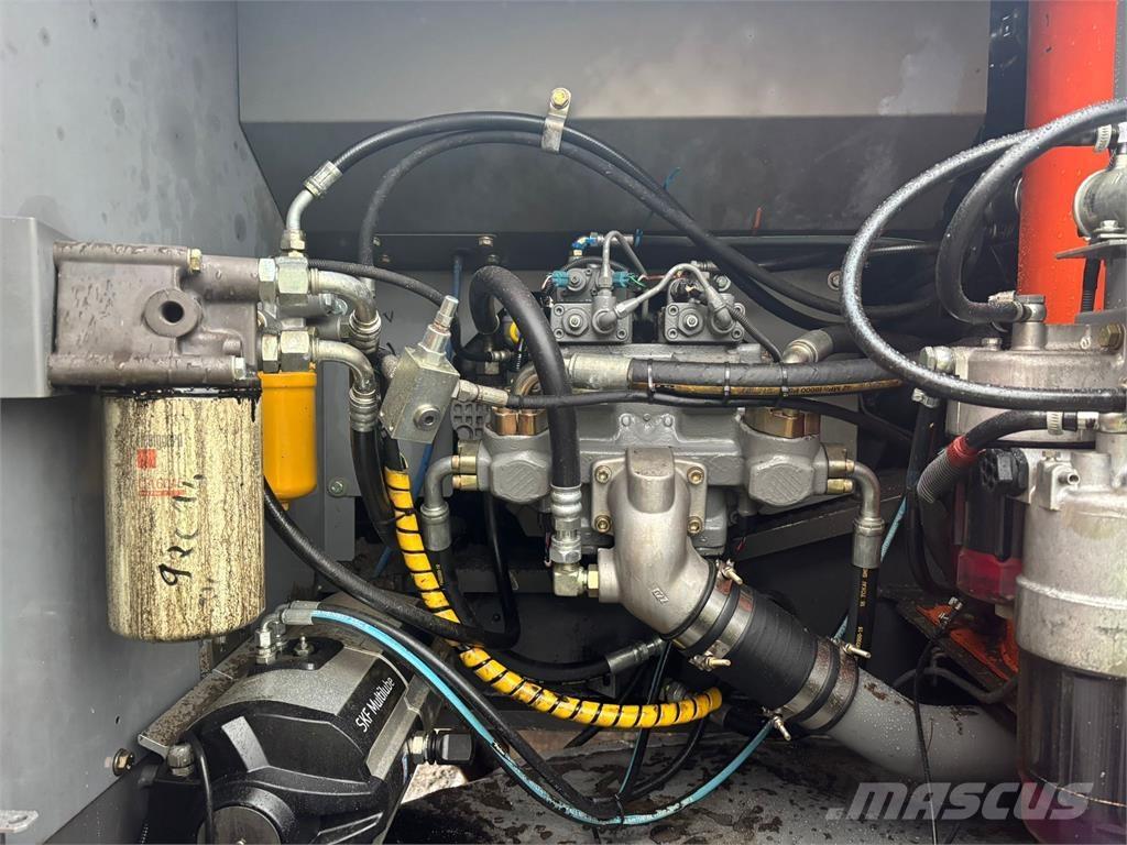 Hitachi ZX250LC-3 Vikšriniai ekskavatoriai