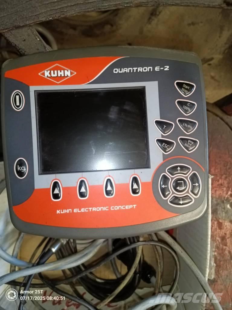 Kuhn AXIS 20.1W Mineralinių trąšų barstytuvai