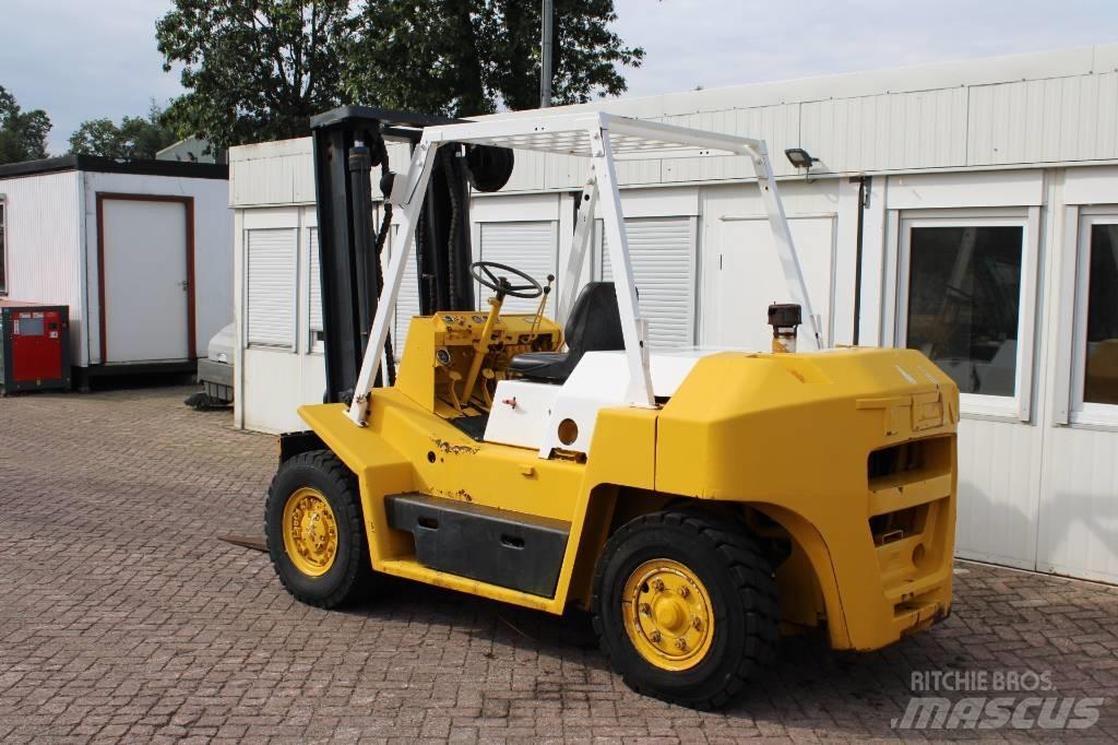 TCM FD60 Dyzeliniai krautuvai