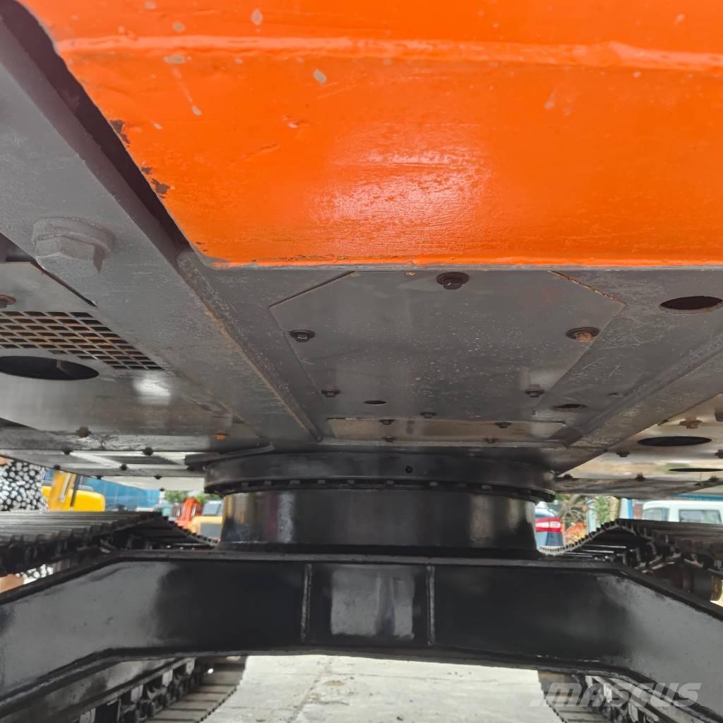 Hitachi ZX 120 Vikšriniai ekskavatoriai