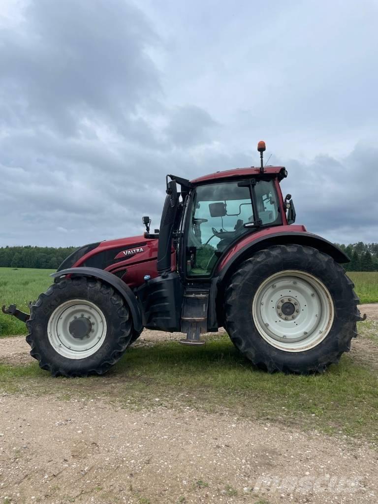 Valtra T 234 V Traktoriai