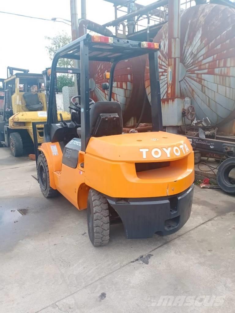 Toyota FD 30 Dyzeliniai krautuvai