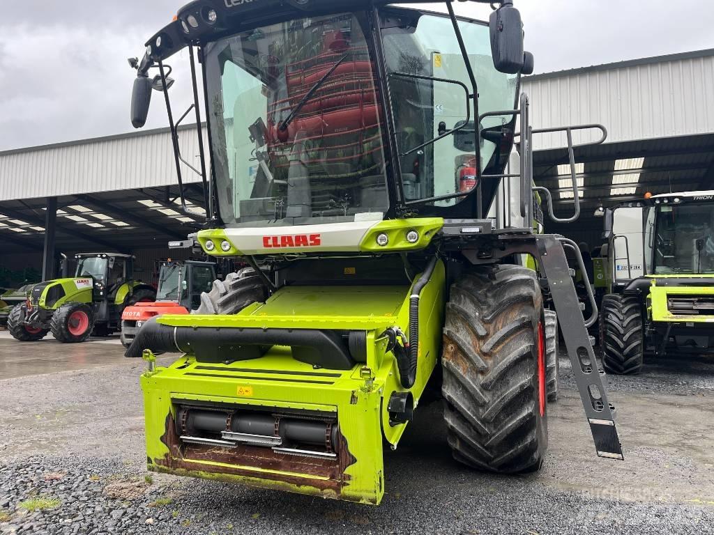 CLAAS Lexion 5400 Derliaus nuėmimo kombainai