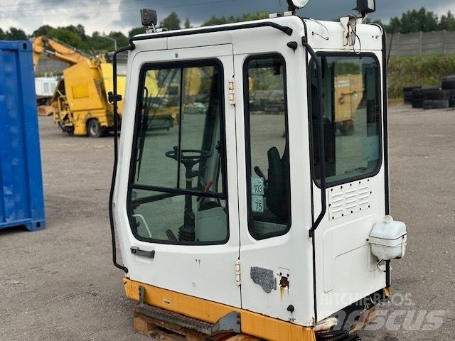 Liebherr A 924 B CAB Kabinos ir interjeras
