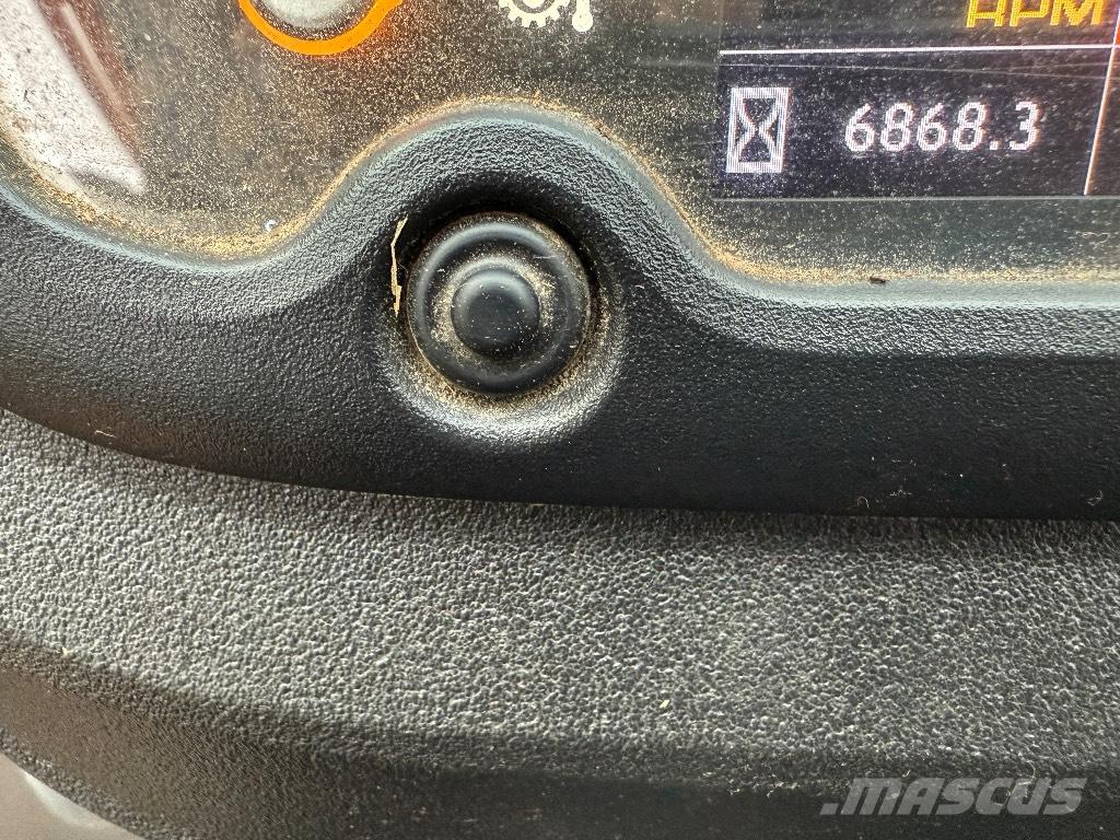 JCB 413 S Naudoti ratiniai krautuvai