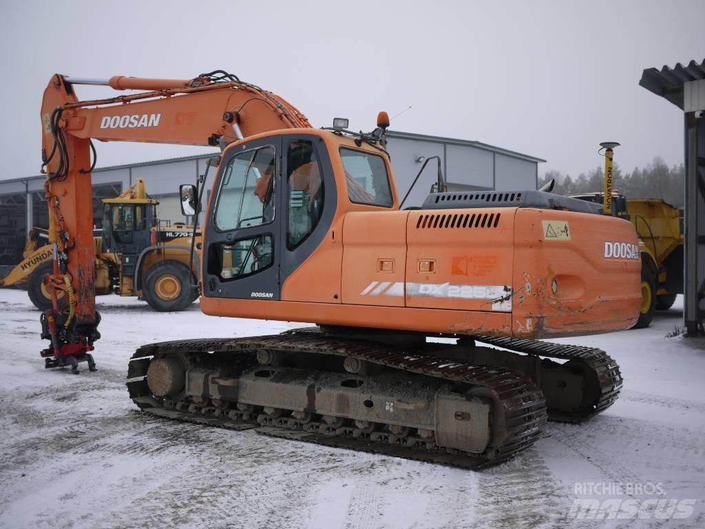 Doosan DX 225 LC Vikšriniai ekskavatoriai