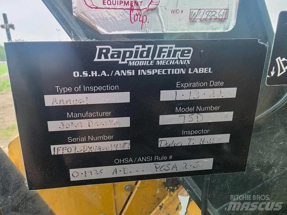 DEERE 75D Vikšriniai ekskavatoriai