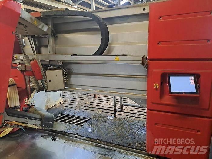  2x Lely A3 Kiti galvijų priežiūros įrengimai