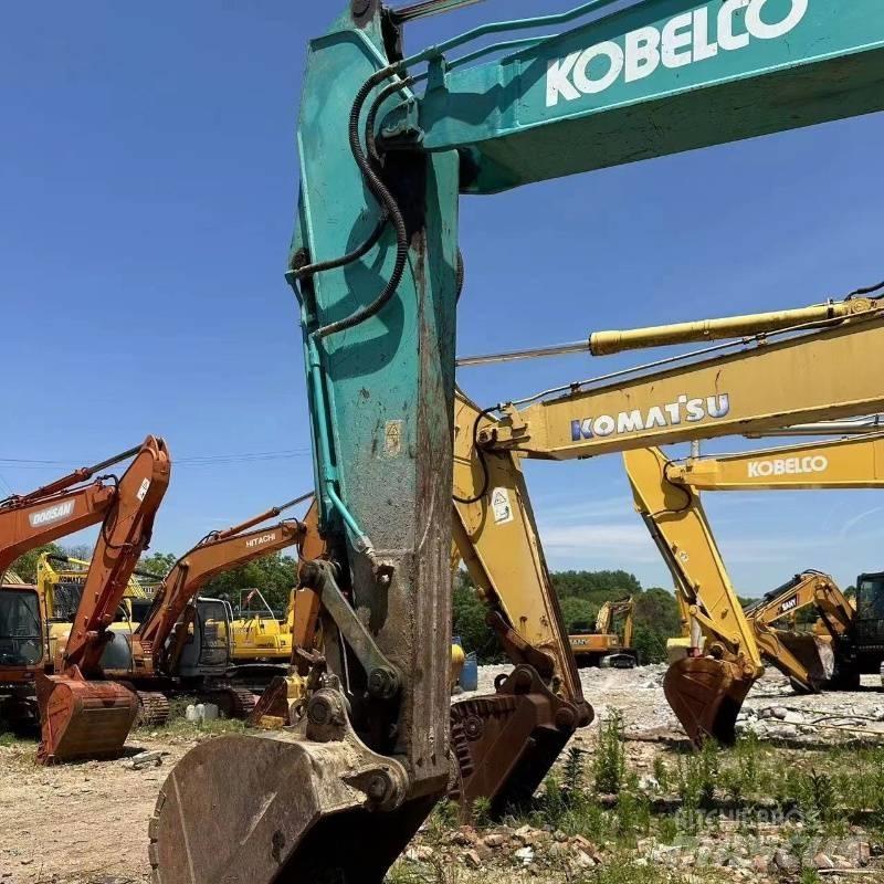 Kobelco SK 200 Vikšriniai ekskavatoriai