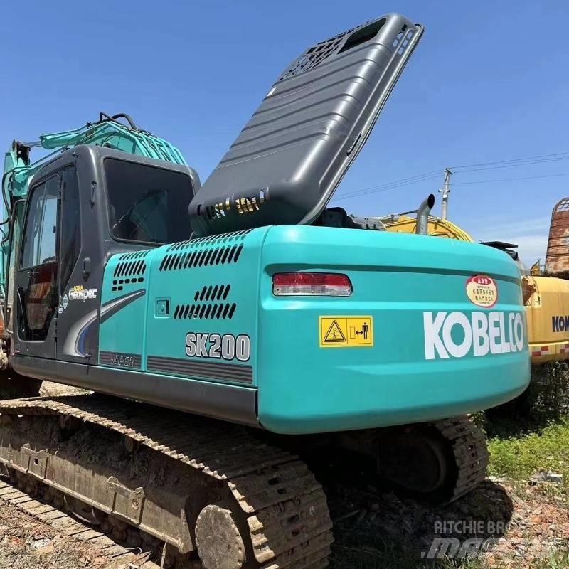Kobelco SK 200 Vikšriniai ekskavatoriai