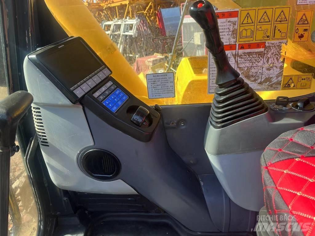 Komatsu PC 450 LC-8 Vikšriniai ekskavatoriai