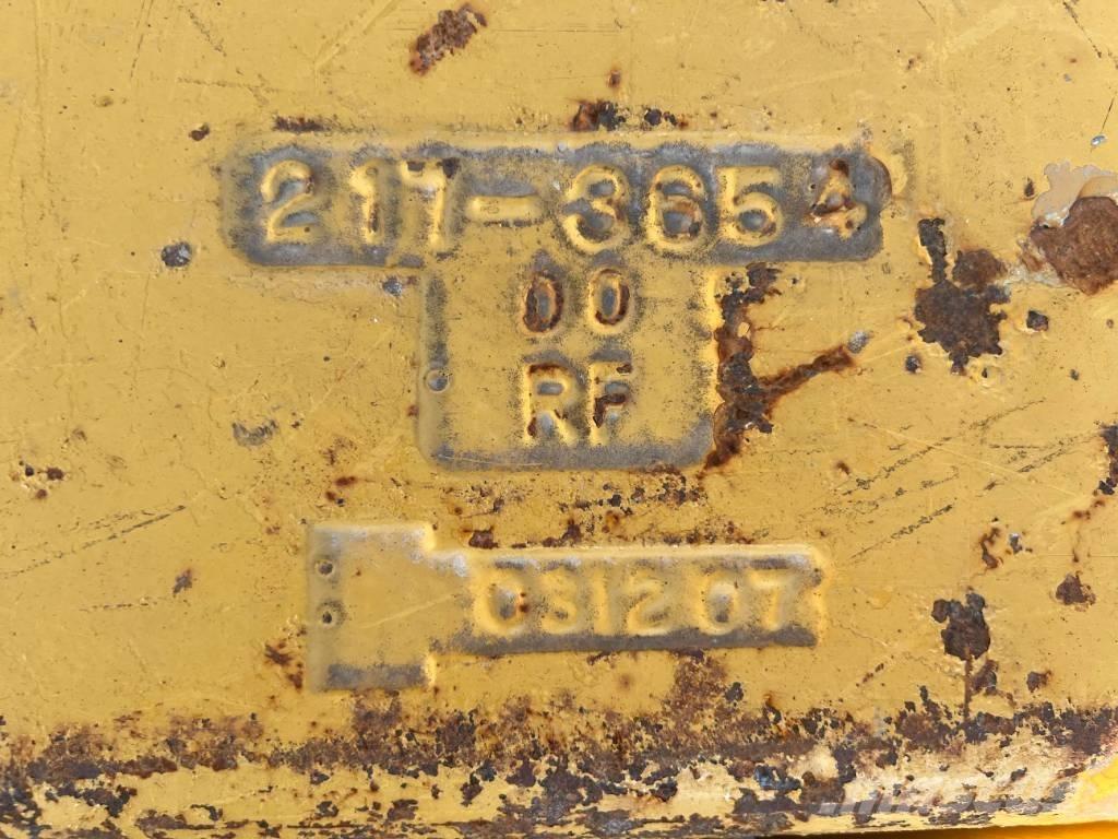 CAT D8R / D8T Kiti naudoti statybos komponentai