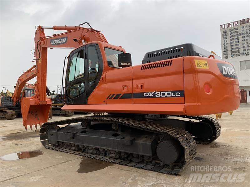 Doosan DX300 Vikšriniai ekskavatoriai